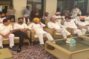 ਚੰਨੀ ਧੜੇ ਅਤੇ ਪਾਰਟੀ ਦੇ ਸੂਬਾ ਇੰਚਾਰਜ ਭੂਪੇਸ਼ ਬਘੇਲ ਵਿਚਾਲੇ ਦੋ ਘੰਟੇ ਚੱਲੀ ਬੈਠਕ; ਹਾਈਕਮਾਂਡ ਨੂੰ ਸੌਂਪੀ ਜਾਵੇਗੀ ਰਿਪੋਰਟ